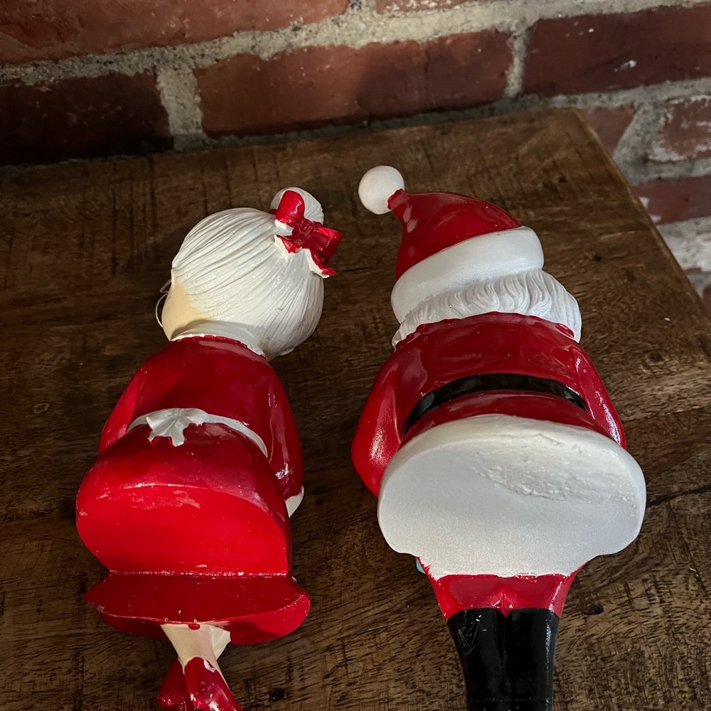 COPY - Martha Stewart, Mr. and Mrs. Santa Claus, they said anywhere with the le… - Picture 9 of 11